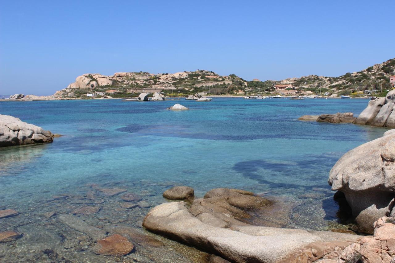 Residence Con Piscina A 4 Km Da Baja Sardinia Cala Bitta ภายนอก รูปภาพ