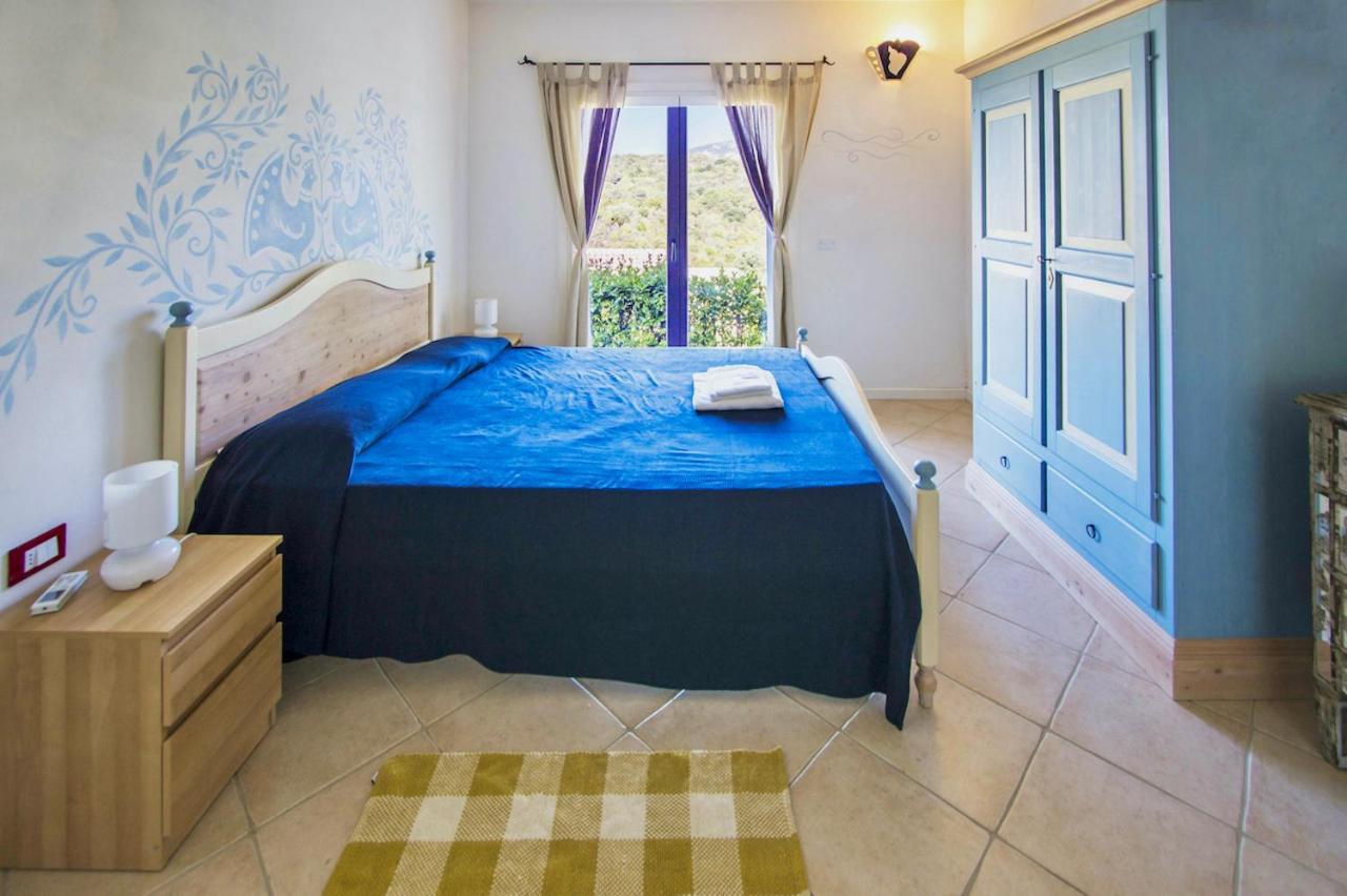 Residence Con Piscina A 4 Km Da Baja Sardinia Cala Bitta ภายนอก รูปภาพ