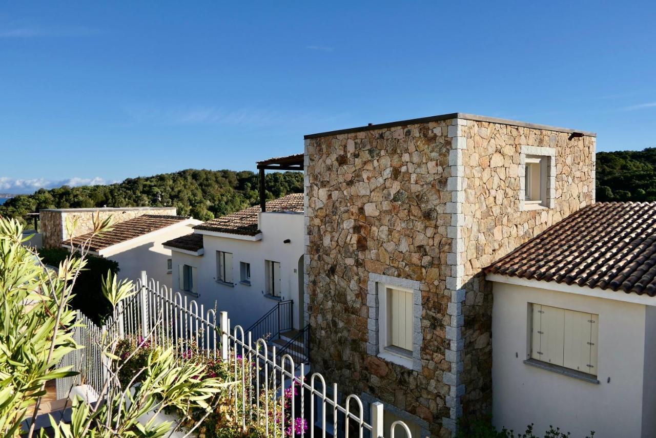 Residence Con Piscina A 4 Km Da Baja Sardinia Cala Bitta ภายนอก รูปภาพ