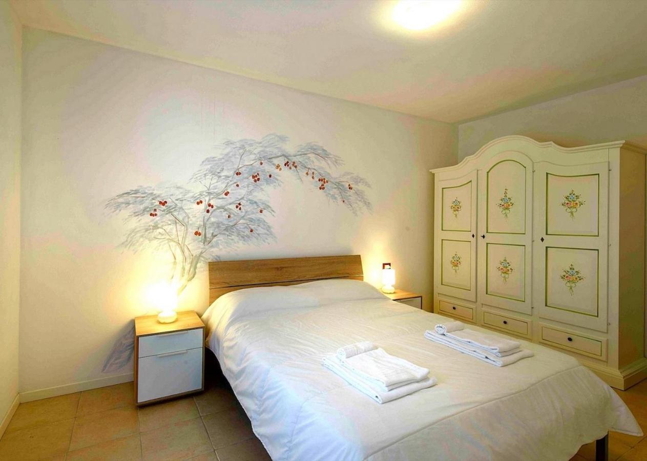 Residence Con Piscina A 4 Km Da Baja Sardinia Cala Bitta ภายนอก รูปภาพ